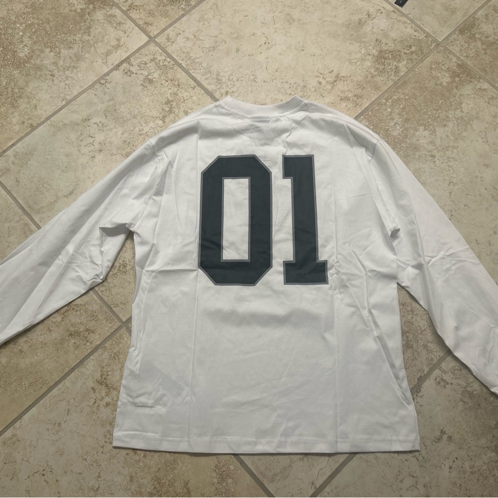 Balenciaga Oversized 01 Jersey
Size L White Long Sleeve - Picture 2 of 3
